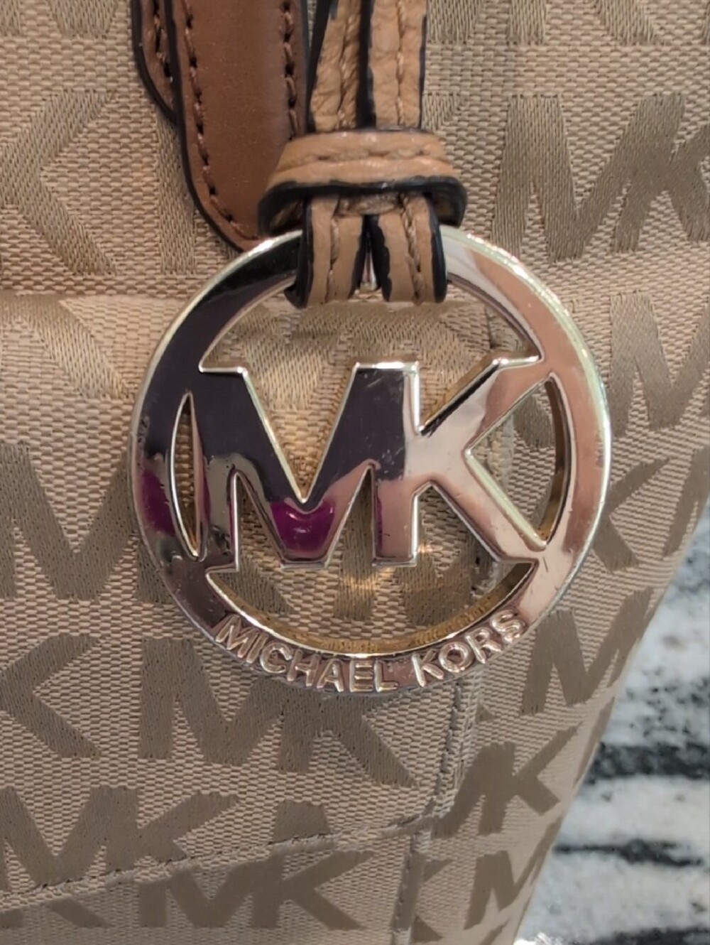 Michael Kors Signature Canvas Tote Bag With Front Pocket - Picture 2 of 13